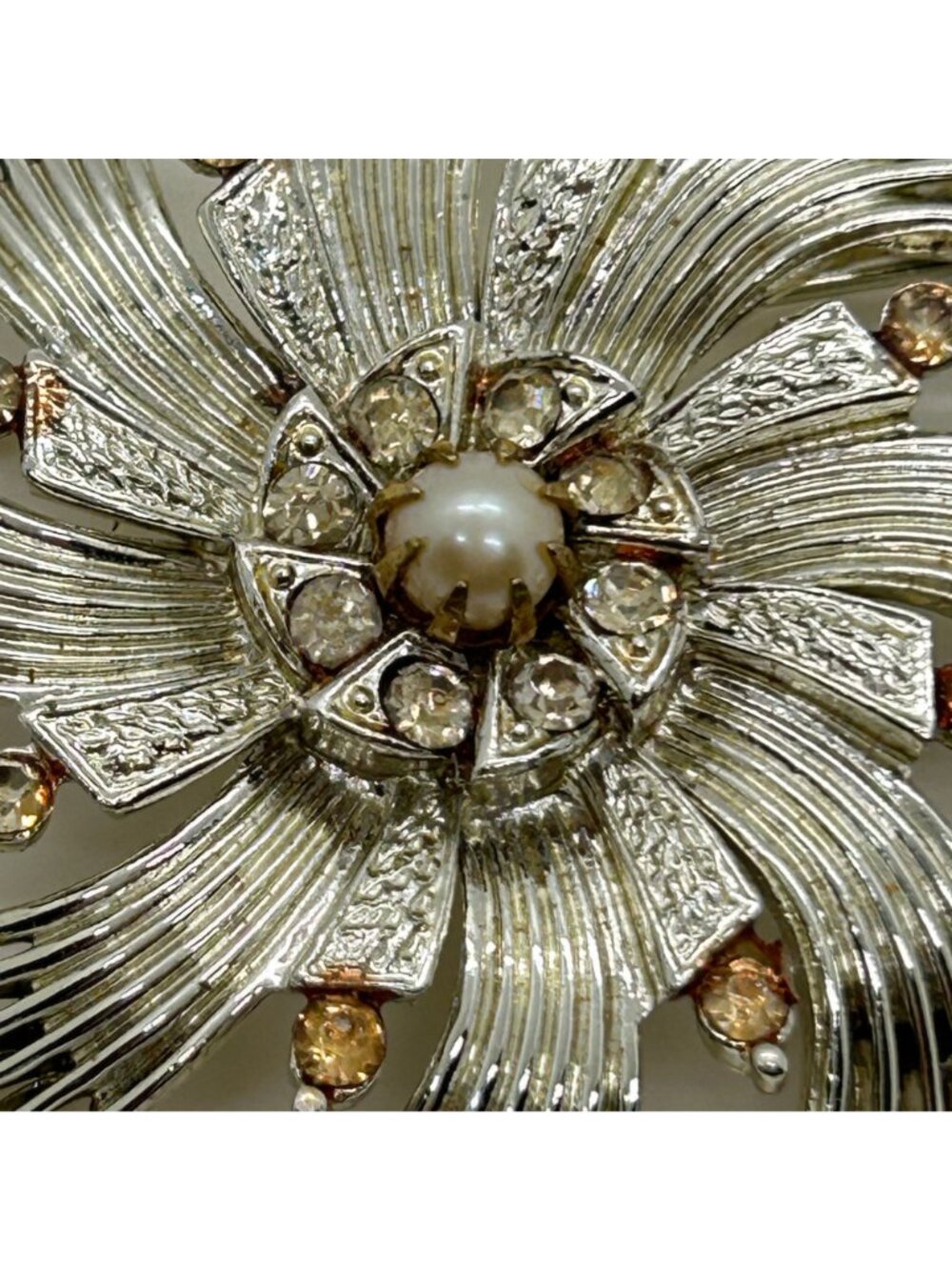 Vintage Ceil Chapman Brooch Gold Tone Pearl Rhinestone Flower Statburst Atomic - Picture 9 of 12